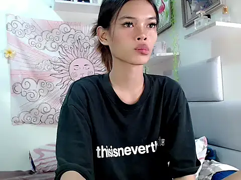 Snapshot of itsmekyrie chatting on October 14, 2025, 6:58 am itsmekyrie online show from October 14, 2025, 6:58 am