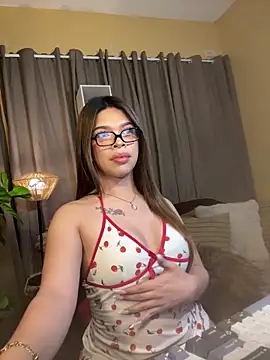 Nyxie luxx online show from April 2, 2026, 1:07 pm