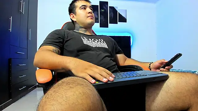 Snapshot of thiago__cp01 chatting on January 14, 2026, 3:32 am thiago cp01 online show from January 14, 2026, 3:32 am