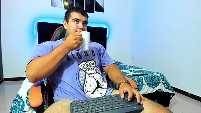 Snapshot of thiago__cp01 chatting on January 10, 2026, 2:18 am thiago cp01 online show from January 10, 2026, 2:18 am