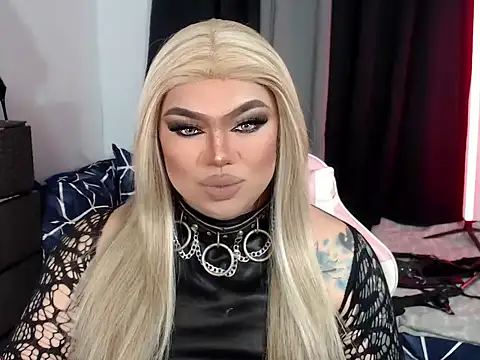 Snapshot of michellevixen922 chatting on October 30, 2025, 4:37 pm michellevixen922 online show from October 30, 2025, 4:37 pm