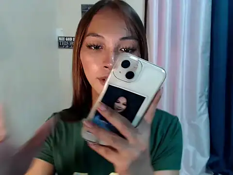 Snapshot of Simi_Ipit chatting on May 4, 2026, 2:42 pm Simi Ipit online show from May 4, 2026, 2:42 pm