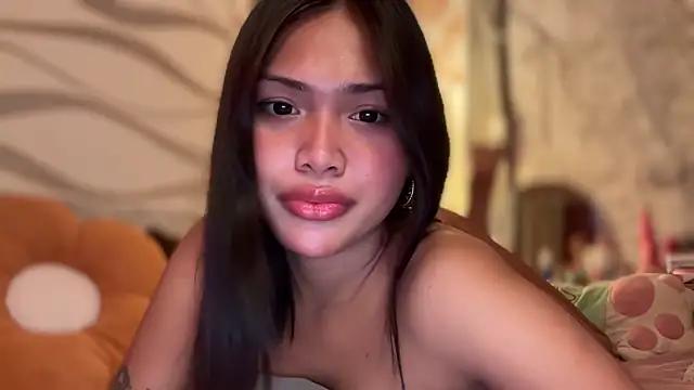 Snapshot of Yourbaby_angelx chatting on February 14, 2026, 1:39 am Yourbaby angelx online show from February 14, 2026, 1:39 am