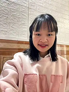 Daisy018 online show from November 28, 2025, 5:18 am