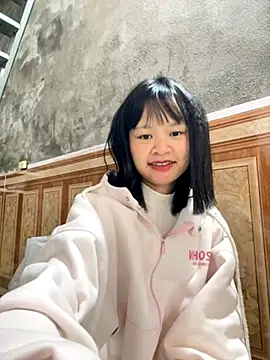 Daisy018 online show from October 25, 2025, 5:17 am