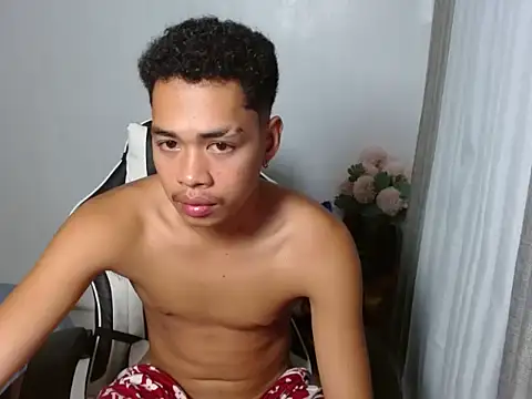 curlyasian njxx online show from April 12, 2026, 3:15 pm