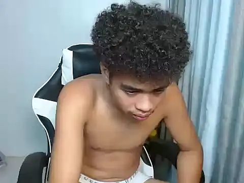 curlyasian njxx online show from April 9, 2026, 6:19 am