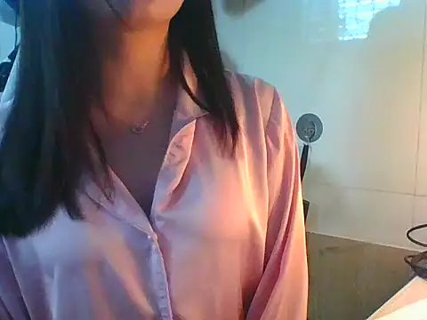 Snapshot of Linzly chatting on November 27, 2025, 3:07 am Linzly online show from November 27, 2025, 3:07 am