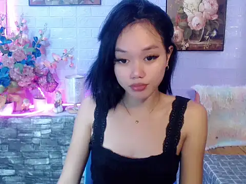 Snapshot of sexybabewarrior chatting on June 8, 2026, 11:33 am sexybabewarrior online show from June 8, 2026, 11:33 am