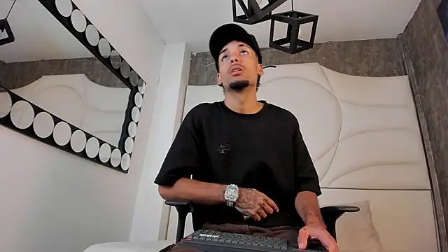 Thiagoferreti online show from October 3, 2025, 3:30 am