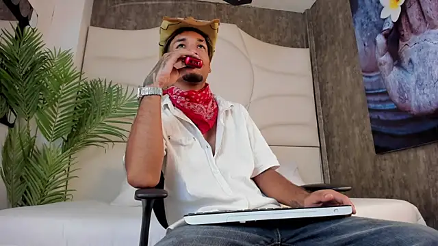 Thiagoferreti online show from October 28, 2025, 7:24 pm