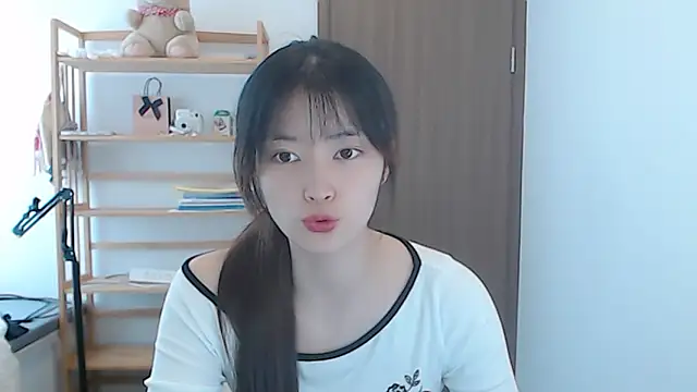 Mimi-cnbaby online show from April 12, 2026, 4:16 am