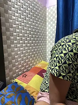 Hot Jaanvi  online show from April 12, 2026, 3:43 am