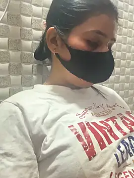 Snapshot of Hot_Jaanvi_ chatting on April 23, 2026, 5:25 am Hot Jaanvi online show from April 23, 2026, 5:25 am