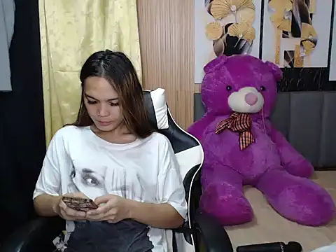 Snapshot of Raffa_ella69 chatting on November 18, 2025, 5:44 am Raffa ella69 online show from November 18, 2025, 5:44 am