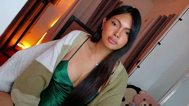 Snapshot of amour_prinsesa chatting on October 9, 2025, 10:49 am amour prinsesa online show from October 9, 2025, 10:49 am