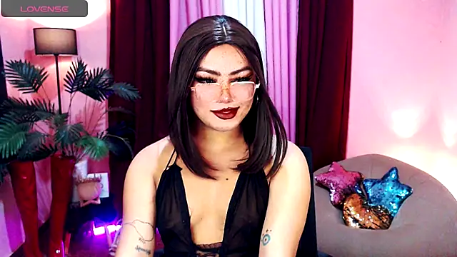 Unique Maya online show from October 23, 2025, 8:13 am