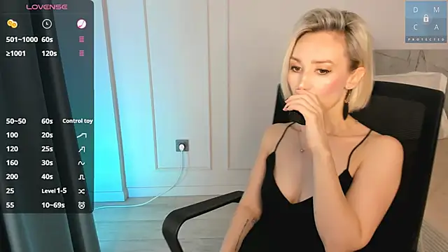 Snapshot of MinaDiamondd chatting on November 1, 2025, 3:02 am MinaDiamondd online show from November 1, 2025, 3:02 am