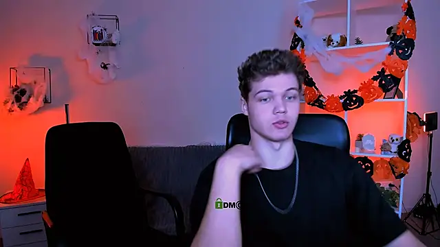 lucas long  online show from November 2, 2025, 9:47 am