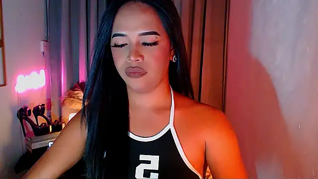 Lorainnelustts online show from February 3, 2026, 3:15 am