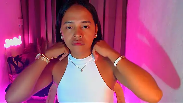 Lorainnelustts online show from January 18, 2026, 4:16 am