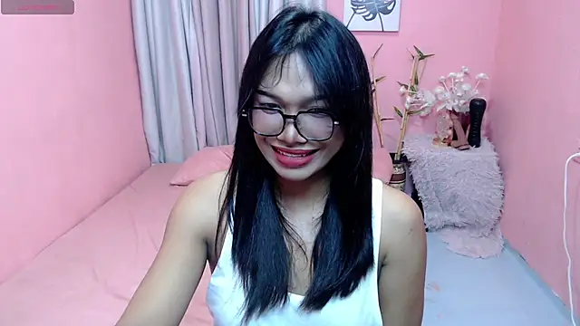 Snapshot of Herbielustts chatting on July 17, 2026, 2:36 pm Herbielustts online show from July 17, 2026, 2:36 pm