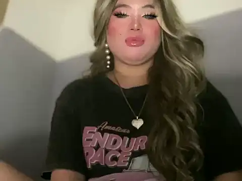 Snapshot of Naughtyrosecum chatting on October 7, 2025, 2:29 pm Naughtyrosecum online show from October 7, 2025, 2:29 pm