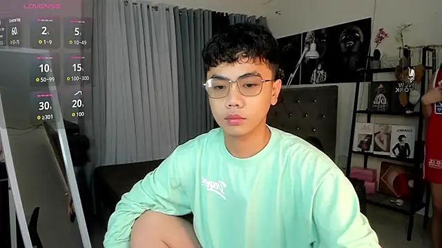 naughtytskim online show from October 5, 2025, 4:31 pm