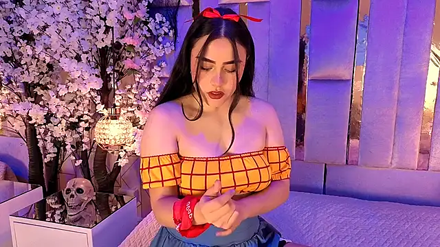 HannaCollins  online show from October 30, 2025, 12:58 pm