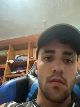 aavrdvh33 online show from September 27, 2025, 11:00 pm