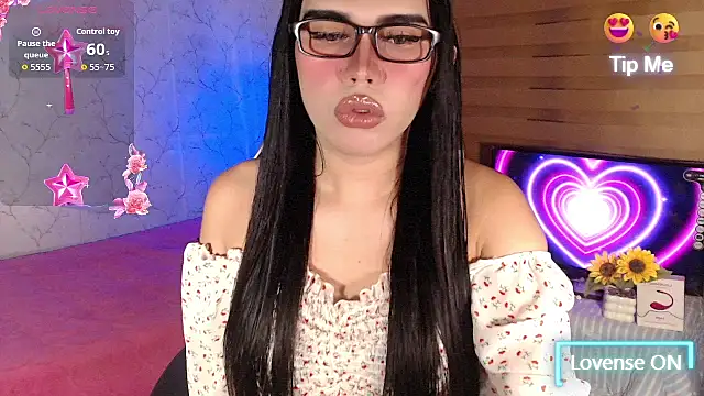 Snapshot of TssluttyNikka chatting on May 2, 2026, 8:25 pm TssluttyNikka online show from May 2, 2026, 8:25 pm