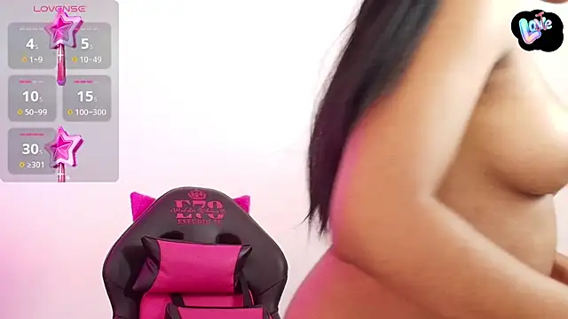 Sweett m00n online show from November 4, 2025, 3:32 am