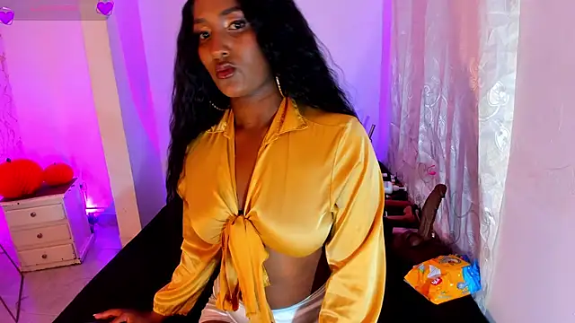 NAOMY COOPER online show from October 28, 2025, 8:41 pm