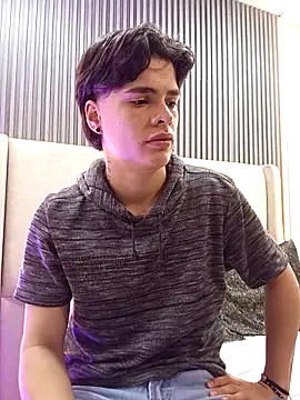 Snapshot of BenitoSaenz chatting on September 22, 2025, 12:22 pm BenitoSaenz online show from September 22, 2025, 12:22 pm