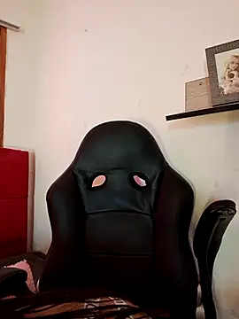 Snapshot of Luna_20x chatting on December 1, 2025, 7:04 pm Luna 20x online show from December 1, 2025, 7:04 pm