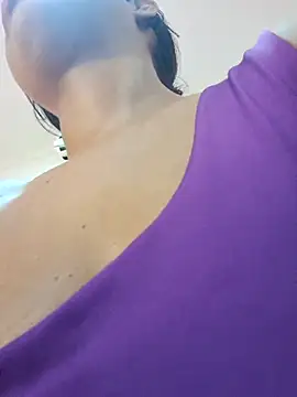 Snapshot of Luna_20x chatting on October 23, 2025, 6:39 pm Luna 20x online show from October 23, 2025, 6:39 pm