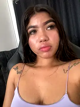 Snapshot of Luna_20x chatting on November 23, 2025, 8:41 pm Luna 20x online show from November 23, 2025, 8:41 pm