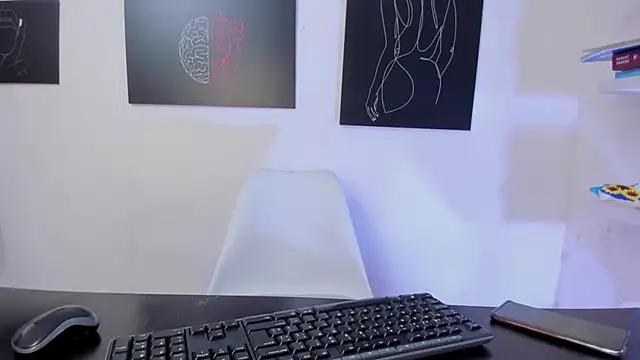 SeleneLuminari8 online show from April 1, 2026, 4:26 pm