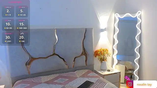 Snapshot of Rosalind_tay chatting on November 18, 2025, 11:02 am Rosalind tay online show from November 18, 2025, 11:02 am