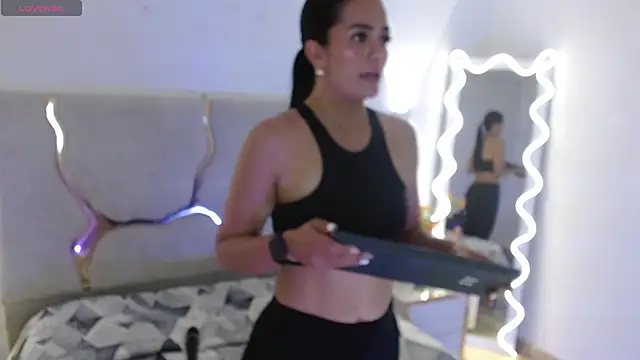 Snapshot of Rosalind_tay chatting on November 10, 2025, 3:00 am Rosalind tay online show from November 10, 2025, 3:00 am