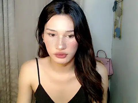 SerenaCortesi online show from April 9, 2026, 4:13 pm