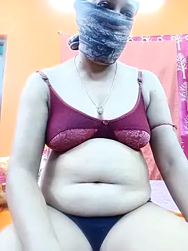 Snapshot of Hotpuja25 chatting on September 27, 2025, 4:40 am Hotpuja25 online show from September 27, 2025, 4:40 am