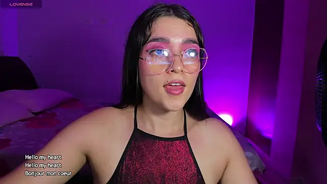 Snapshot of Luciemaurerr chatting on October 4, 2025, 4:03 am Luciemaurerr online show from October 4, 2025, 4:03 am