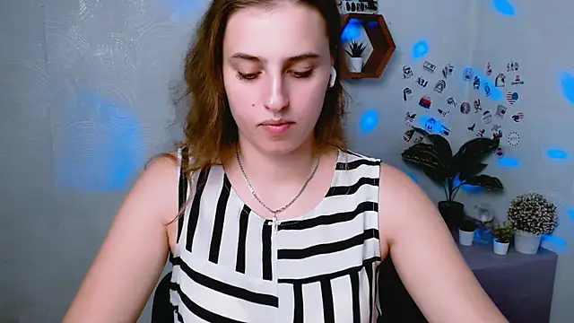 AmandaDimond  online show from September 14, 2025, 1:00 pm