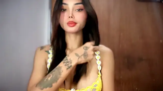 Snapshot of Angelfabxx chatting on July 7, 2026, 5:43 am Angelfabxx online show from July 7, 2026, 5:43 am