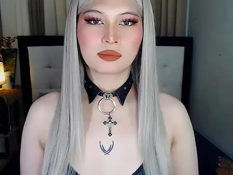 NaomiSmall online show from September 12, 2025, 8:58 am