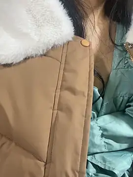 Snapshot of Mina048 chatting on February 1, 2026, 9:57 pm Mina048 online show from February 1, 2026, 9:57 pm