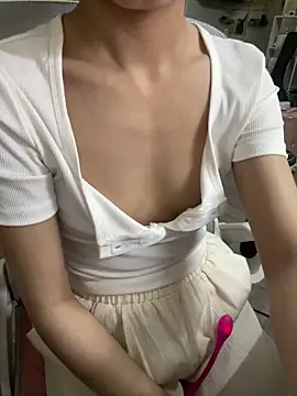 Snapshot of Mina048 chatting on February 7, 2026, 1:35 am Mina048 online show from February 7, 2026, 1:35 am