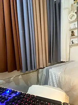 Snapshot of xshyboyx chatting on October 25, 2025, 5:57 pm xshyboyx online show from October 25, 2025, 5:57 pm