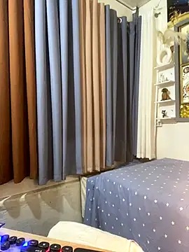 Snapshot of xshyboyx chatting on November 7, 2025, 12:21 pm xshyboyx online show from November 7, 2025, 12:21 pm